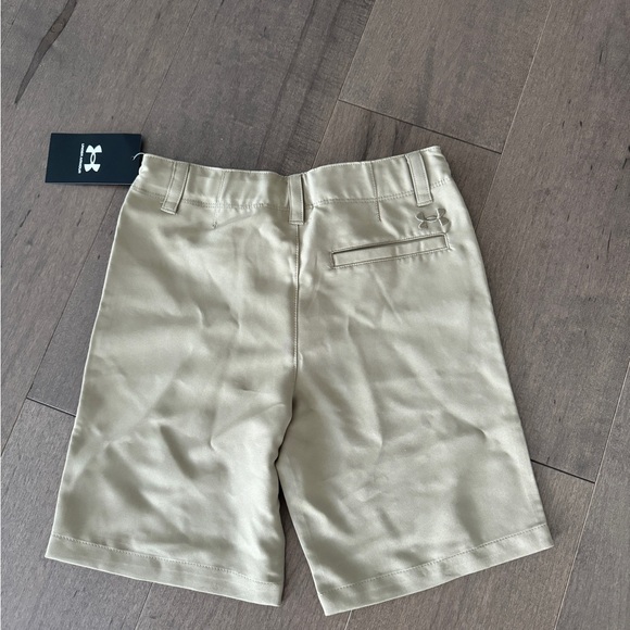 Boys UA shorts - Picture 3 of 3